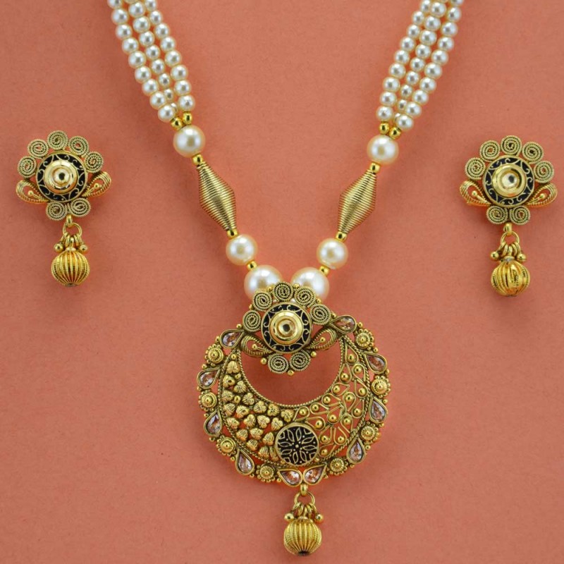 Gold Plated White Pearls and Golden Beaded Necklace Set